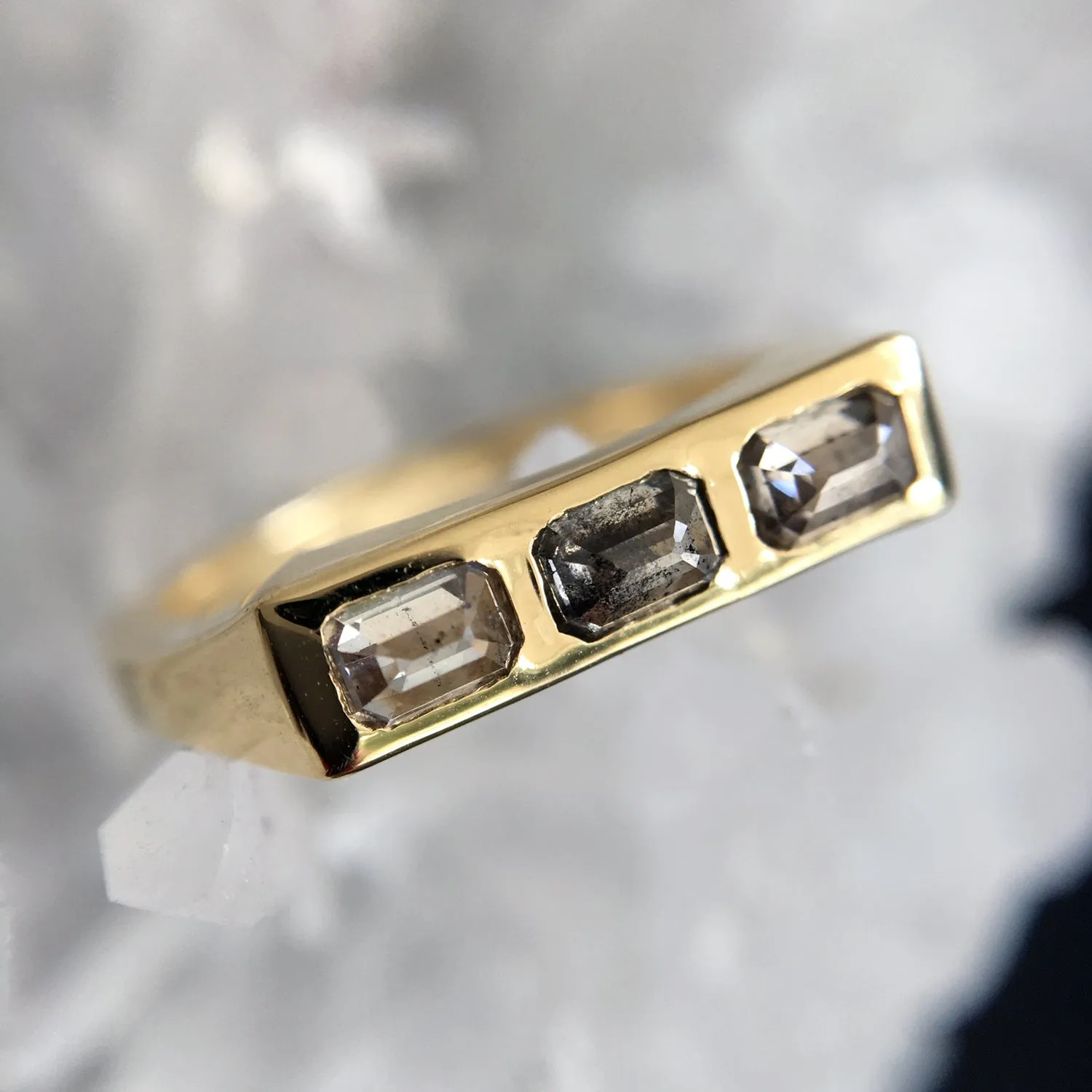 Bespeckle Bar Ring