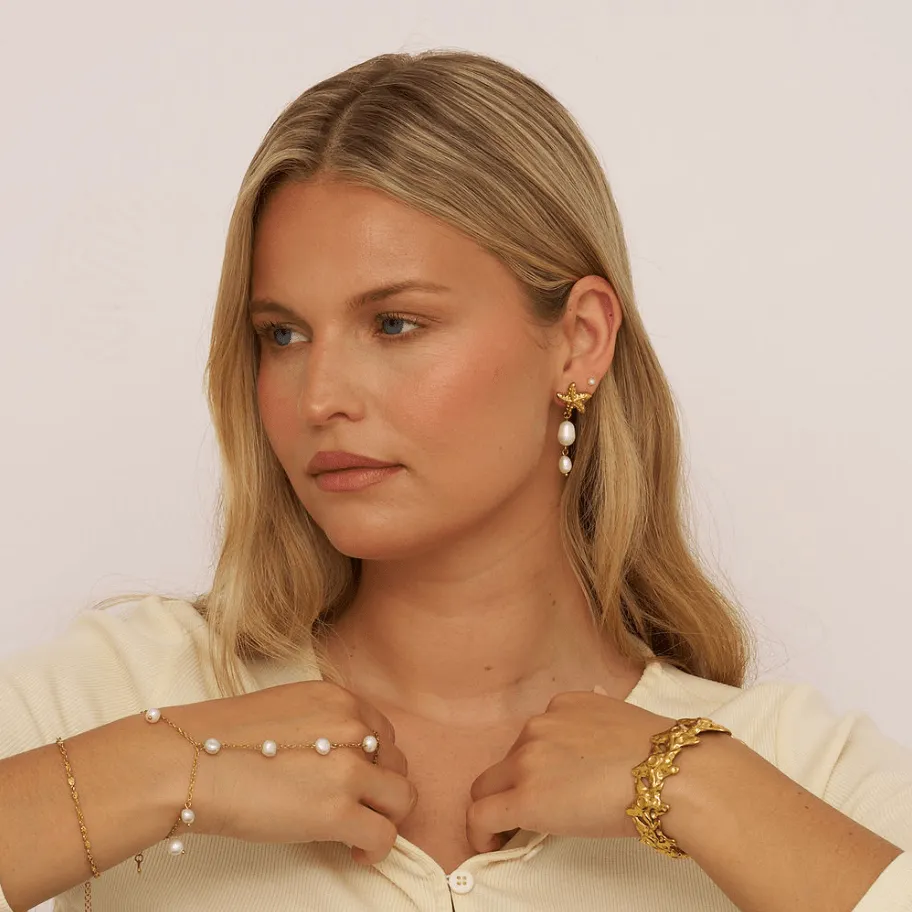 Eos Pearl Stud Earrings