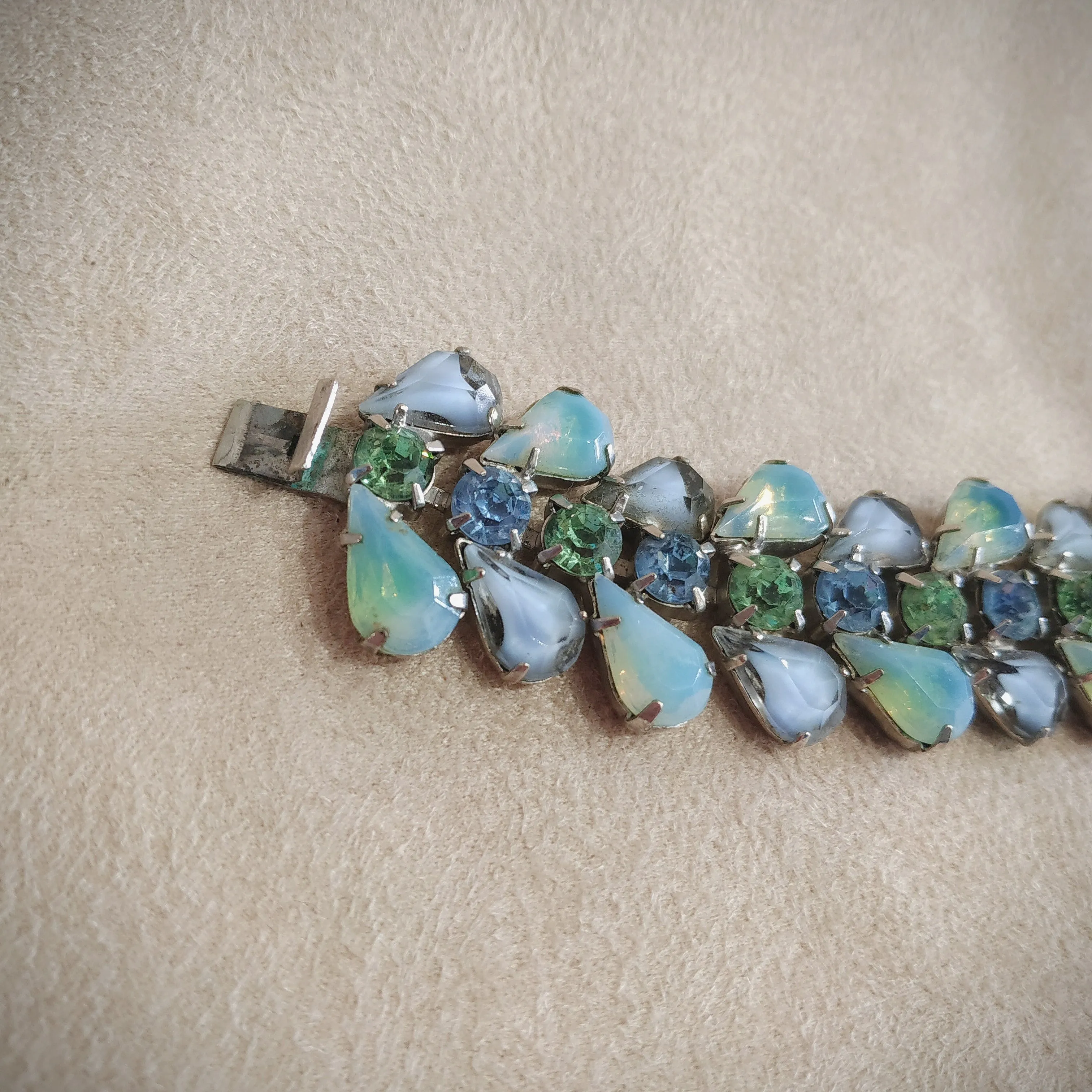 Kramer Blue Green Givre glass Vintage Bracelet