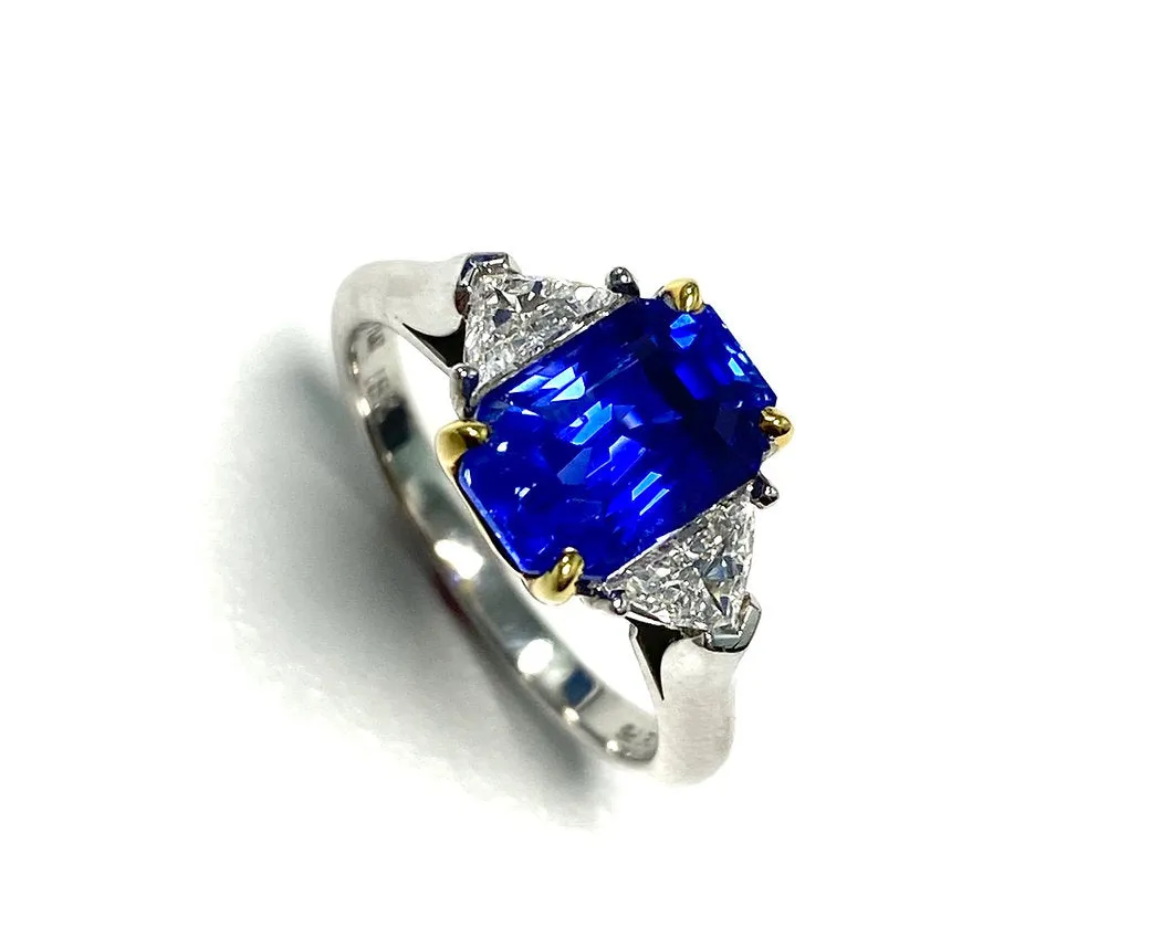No Heat Ceylon Sapphire Emeraldcut Ring 3.25 cts