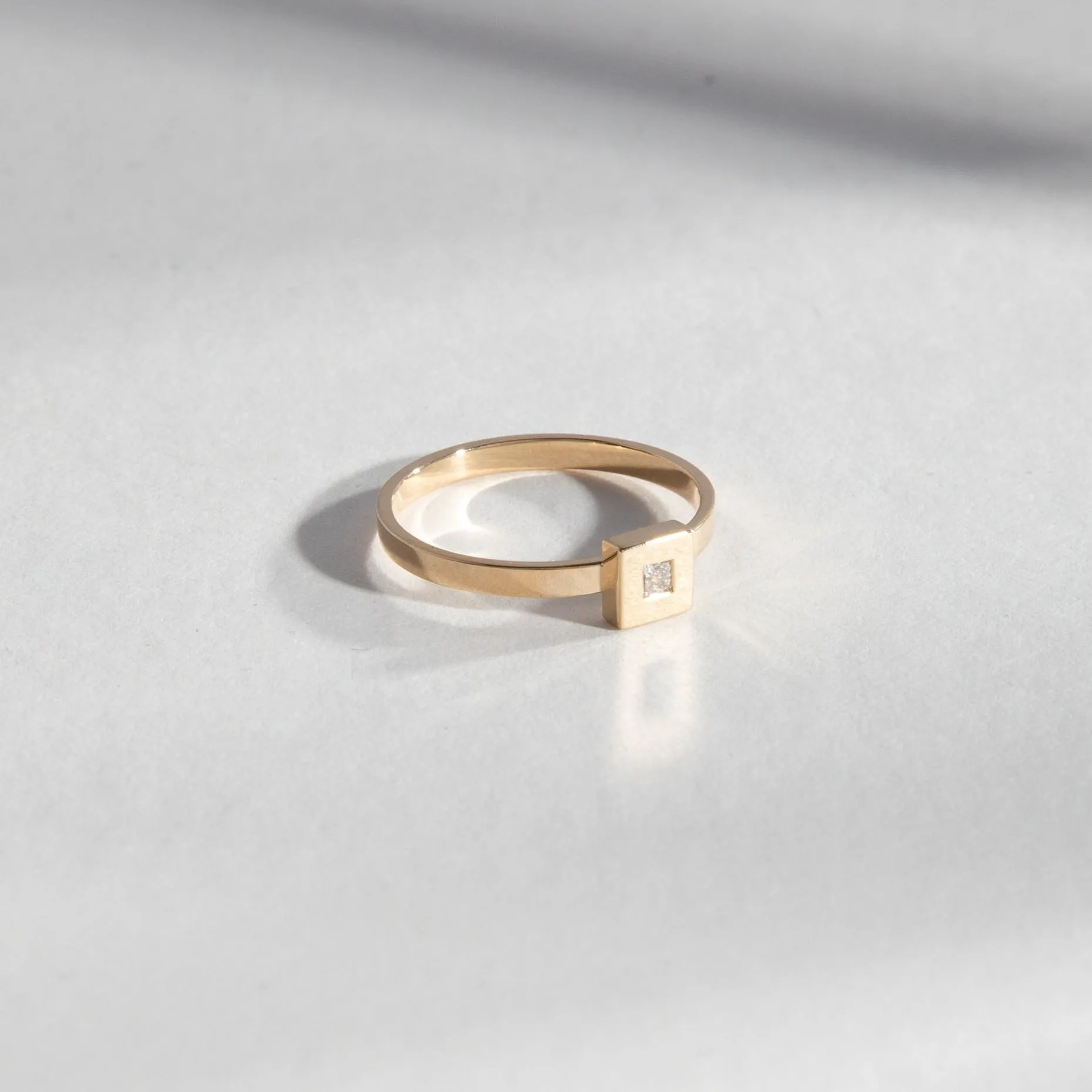 Sada Ring with Lab-grown diamond